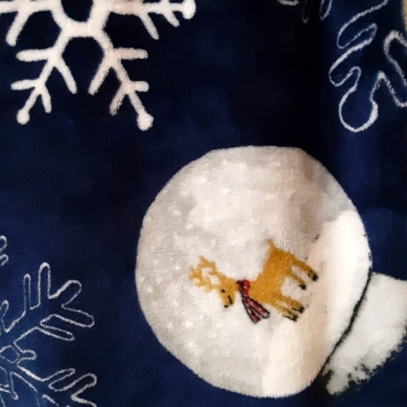 Rae Dunn Snow Throw Blanket - Picture 6 of 10